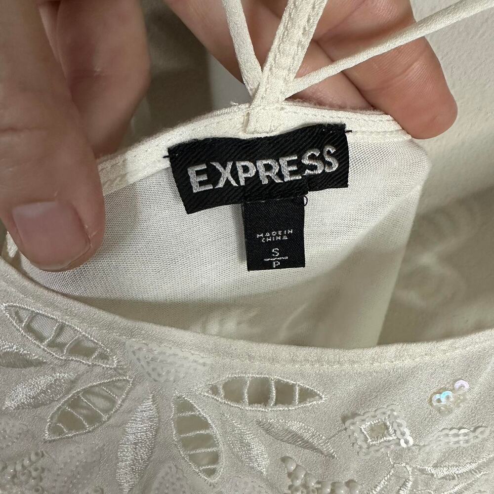 Express Womens White Beaded Lace Trim Cami Top Flowy Soft Size S - Picture 2 of 10